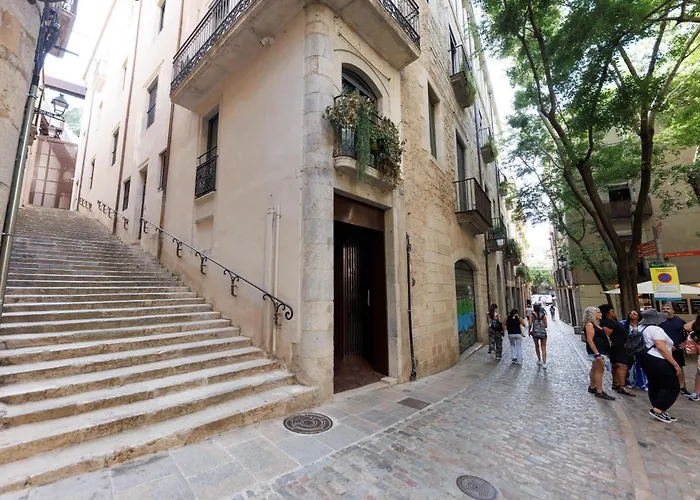 Daire Bravissimo Vivaldi 2-3d, Monthly Girona